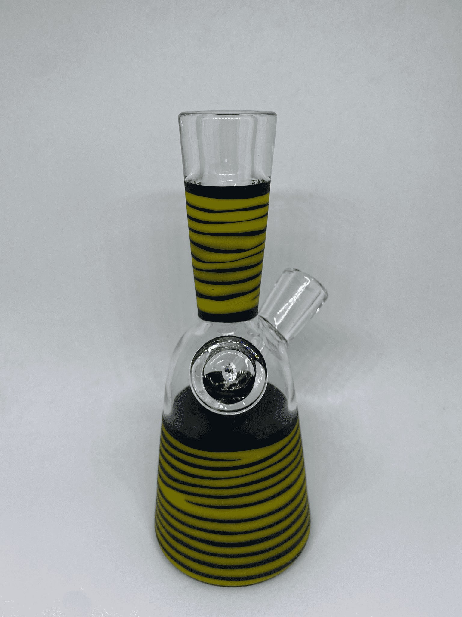 artisan-crafted design of the Large Mushroom Rig by Glasshole (2023)