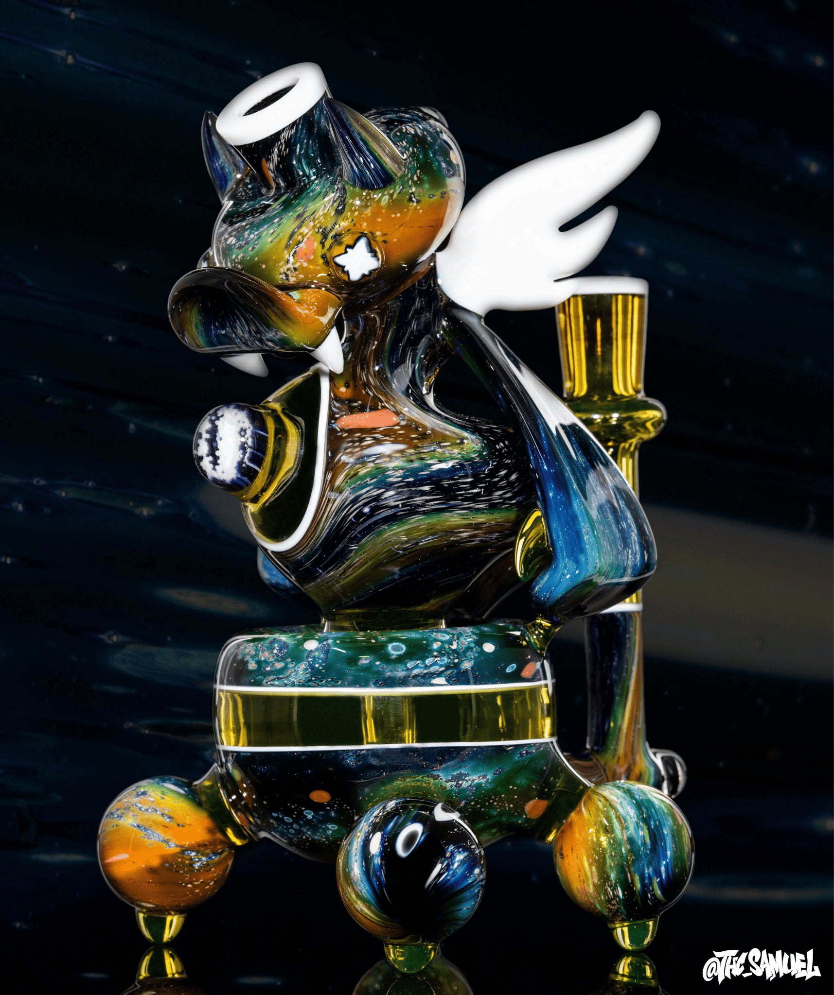 artisan-crafted design of the Large Mushroom Rig by Glasshole (2023)