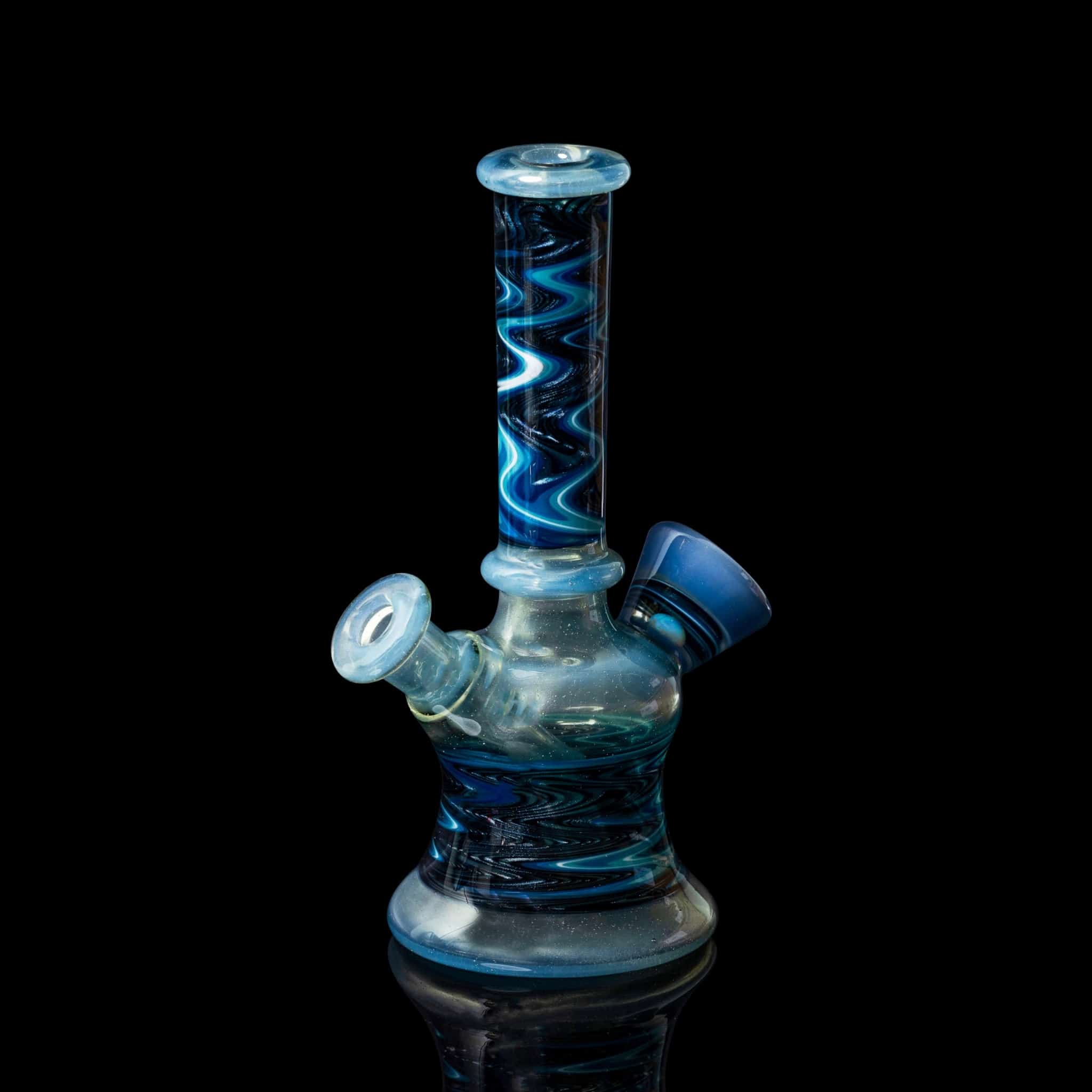 artisan-crafted design of the Large Mushroom Rig by Glasshole (2023)