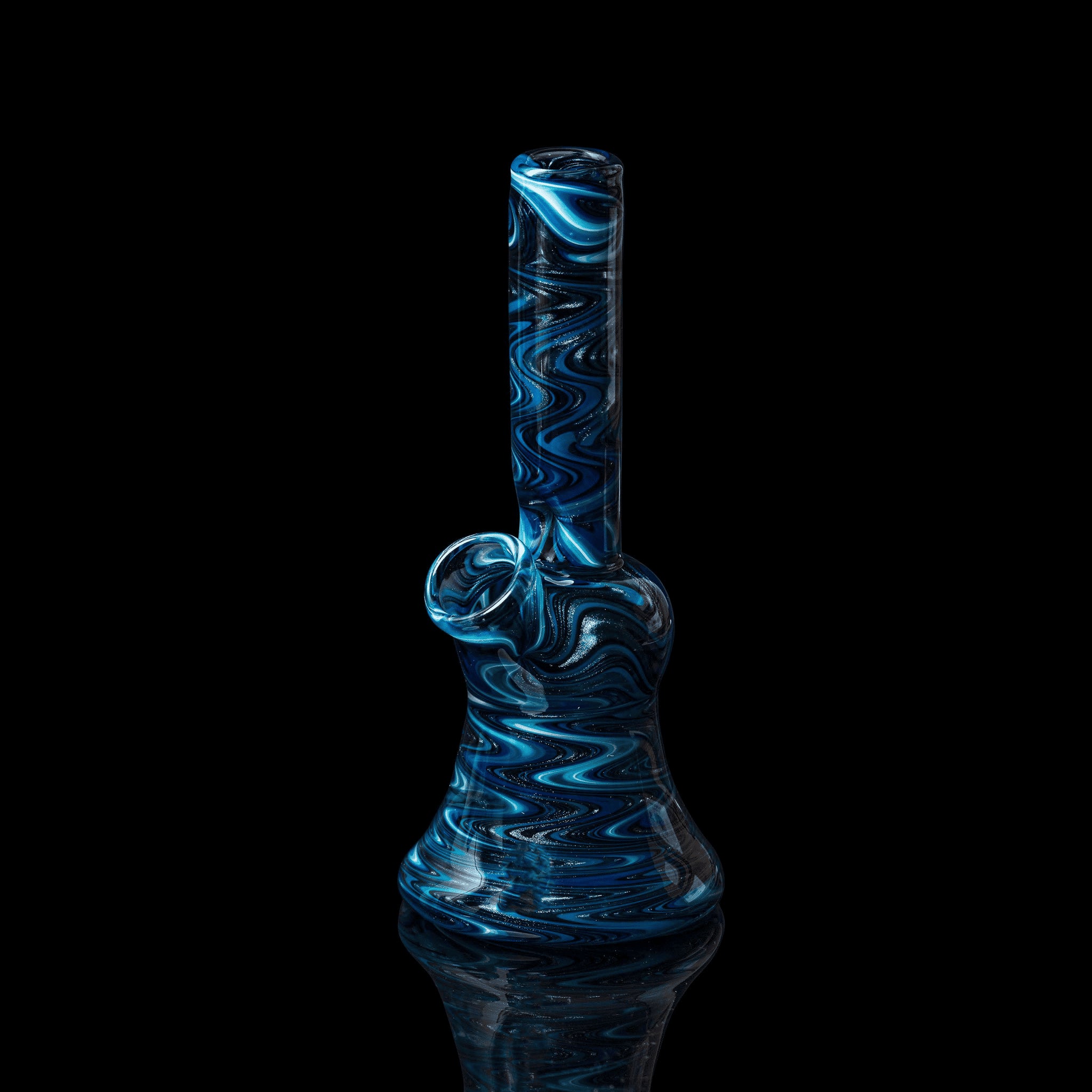 artisan-crafted design of the Large Mushroom Rig by Glasshole (2023)