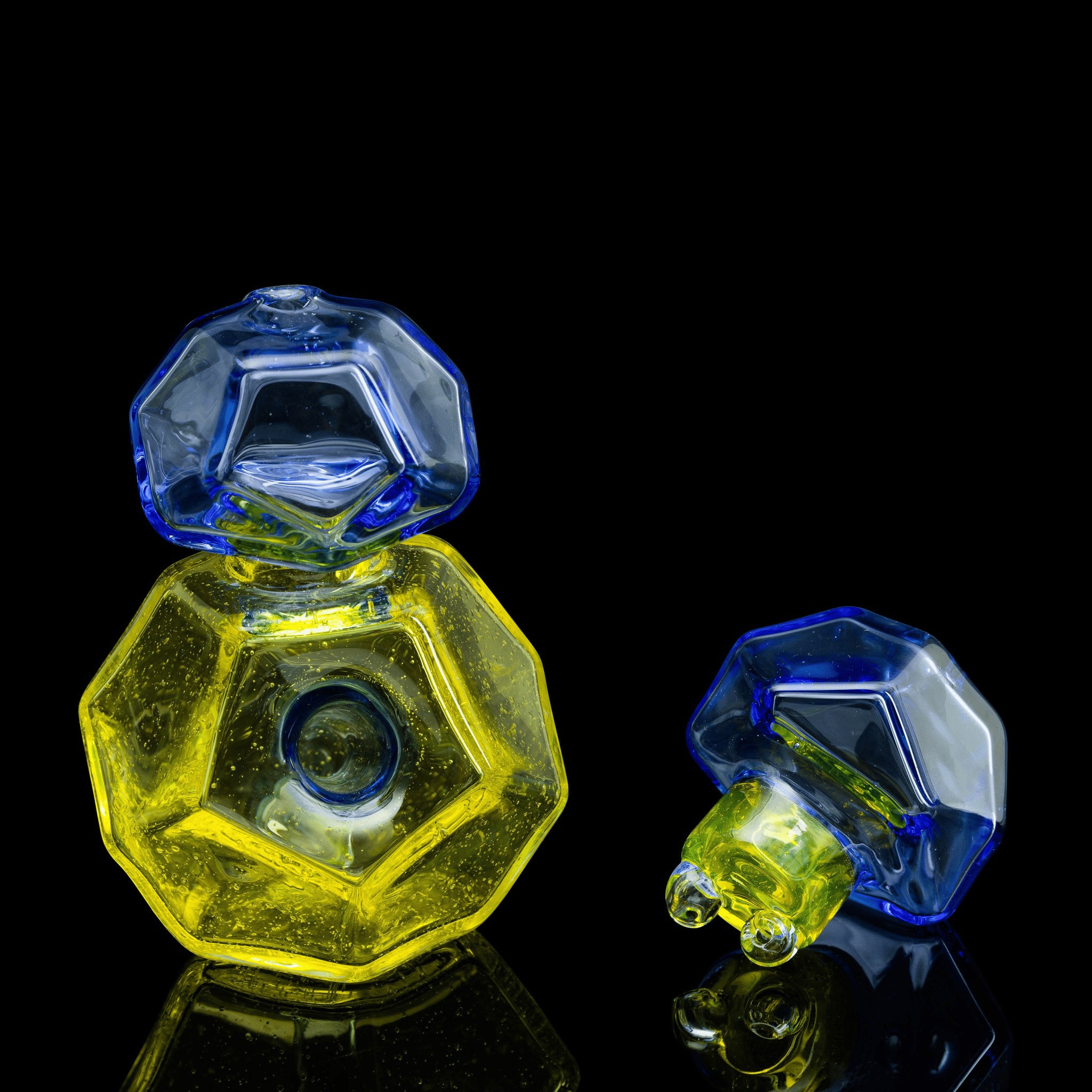 artisan-crafted design of the Large Mushroom Rig by Glasshole (2023)