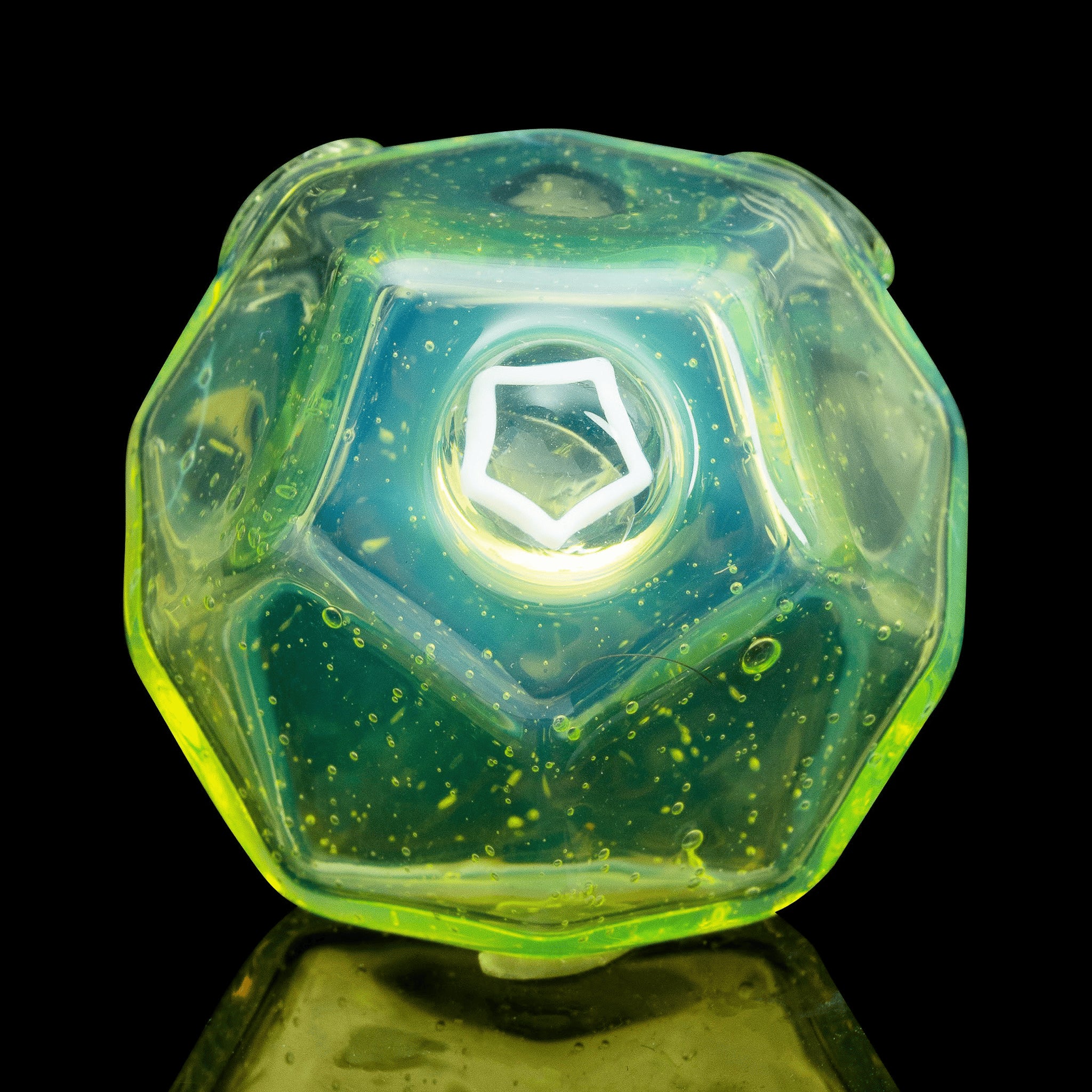 artisan-crafted design of the Large Mushroom Rig by Glasshole (2023)