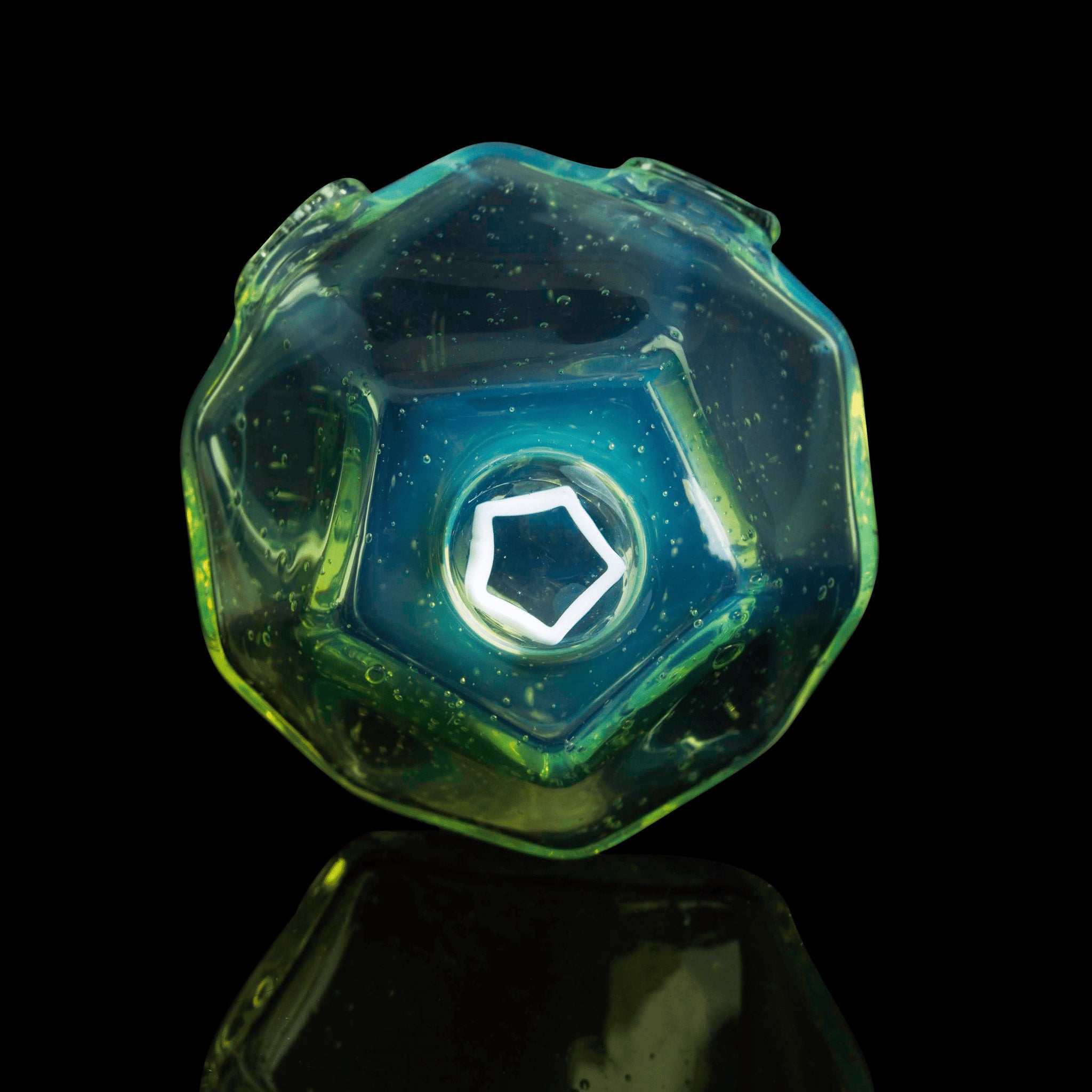 artisan-crafted design of the Large Mushroom Rig by Glasshole (2023)