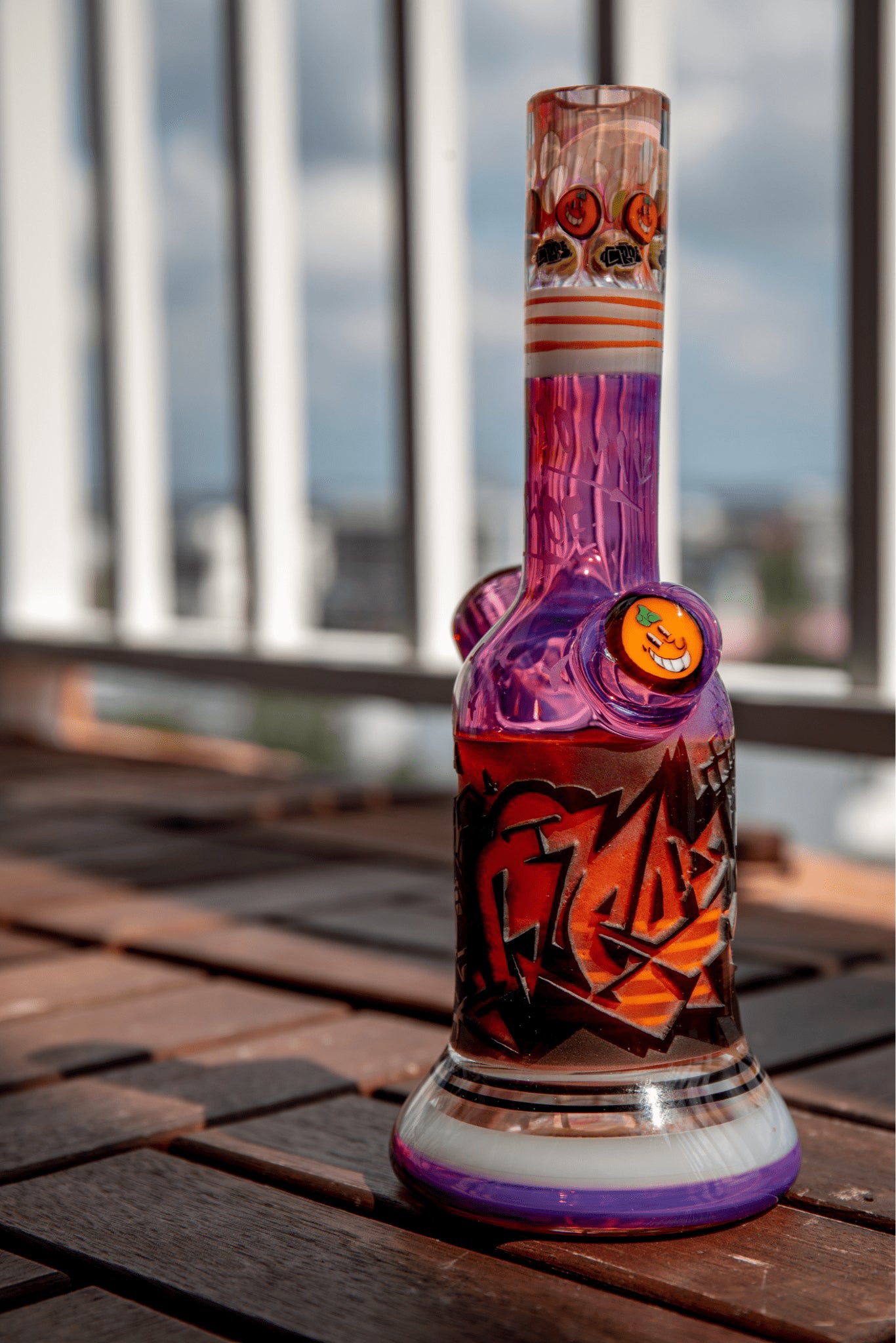 artisan-crafted design of the Large Mushroom Rig by Glasshole (2023)