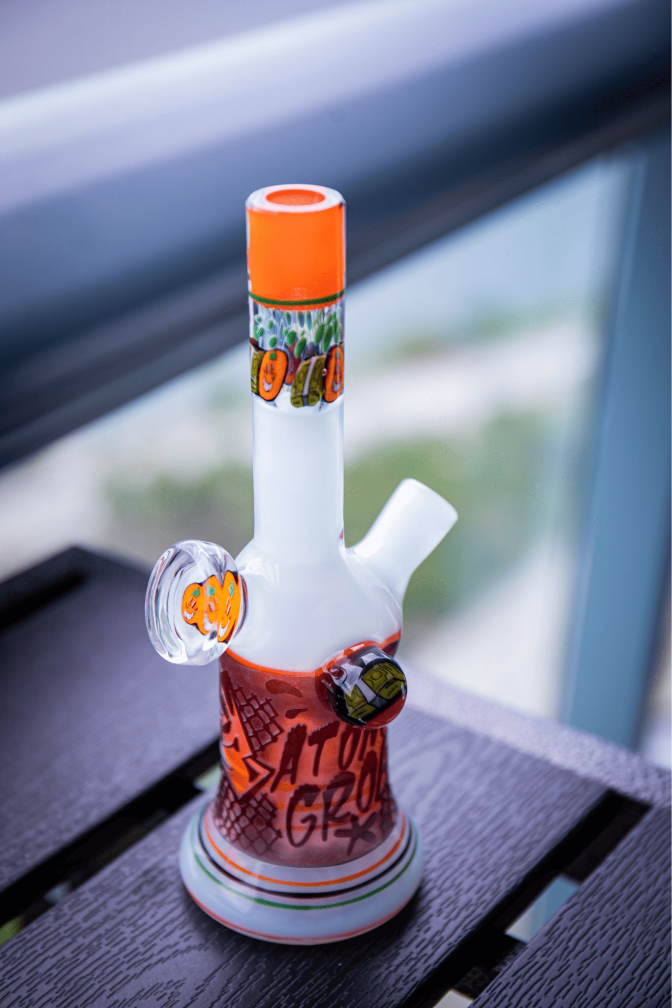 artisan-crafted design of the Large Mushroom Rig by Glasshole (2023)