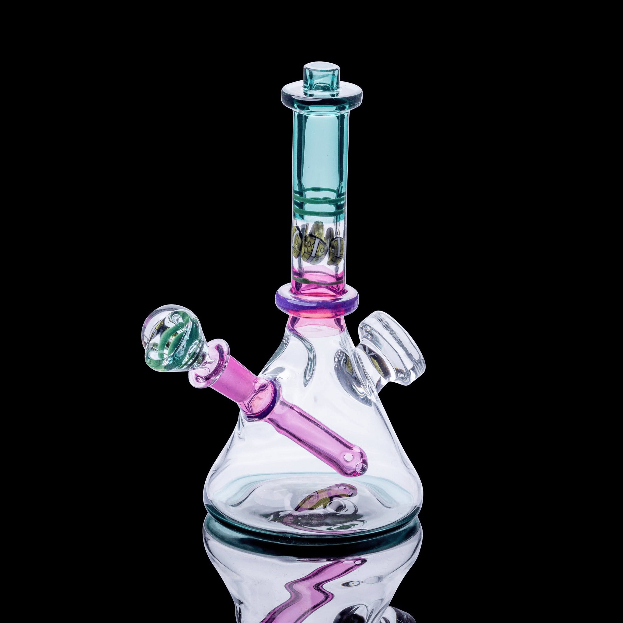 artisan-crafted design of the Large Mushroom Rig by Glasshole (2023)
