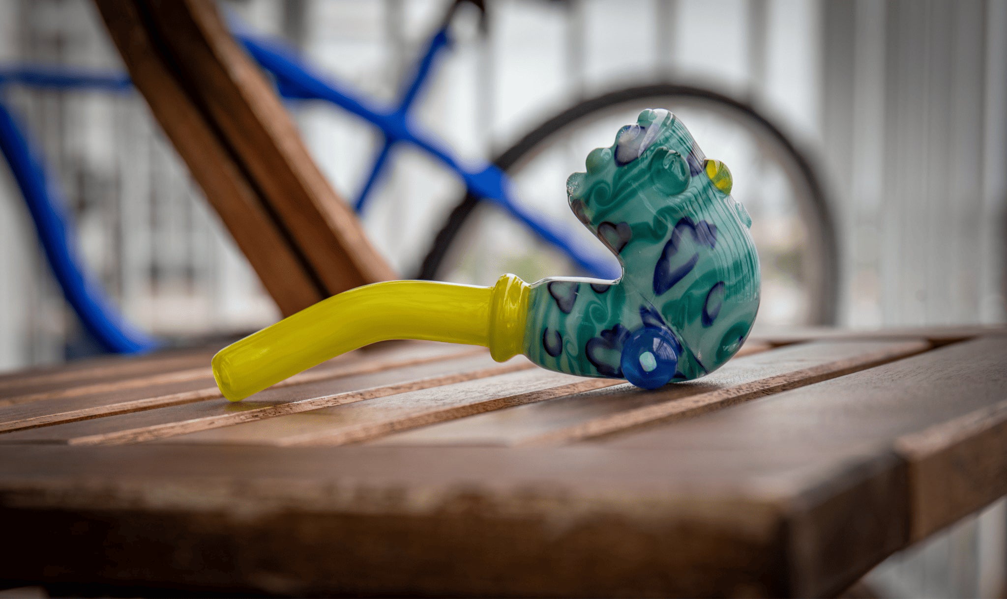 artisan-crafted design of the Large Mushroom Rig by Glasshole (2023)