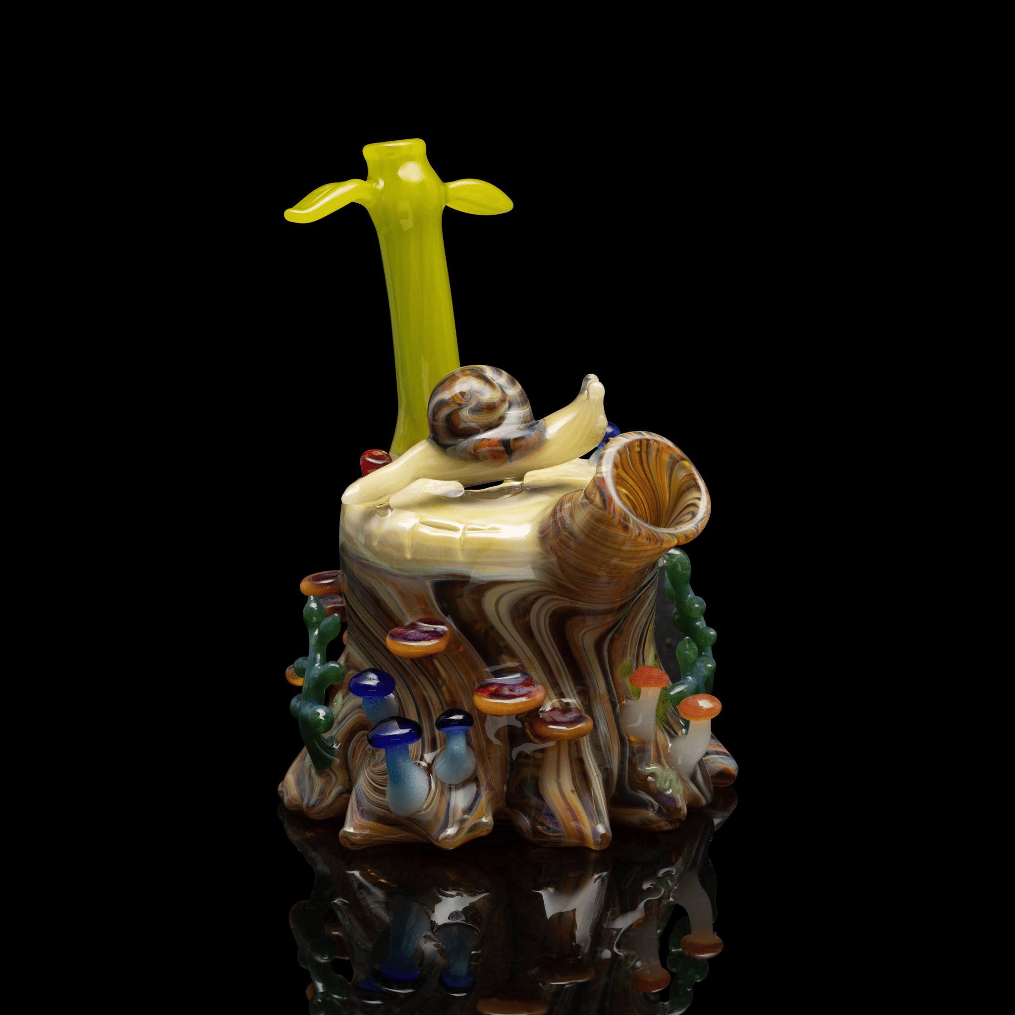 artisan-crafted design of the Large Mushroom Rig by Glasshole (2023)
