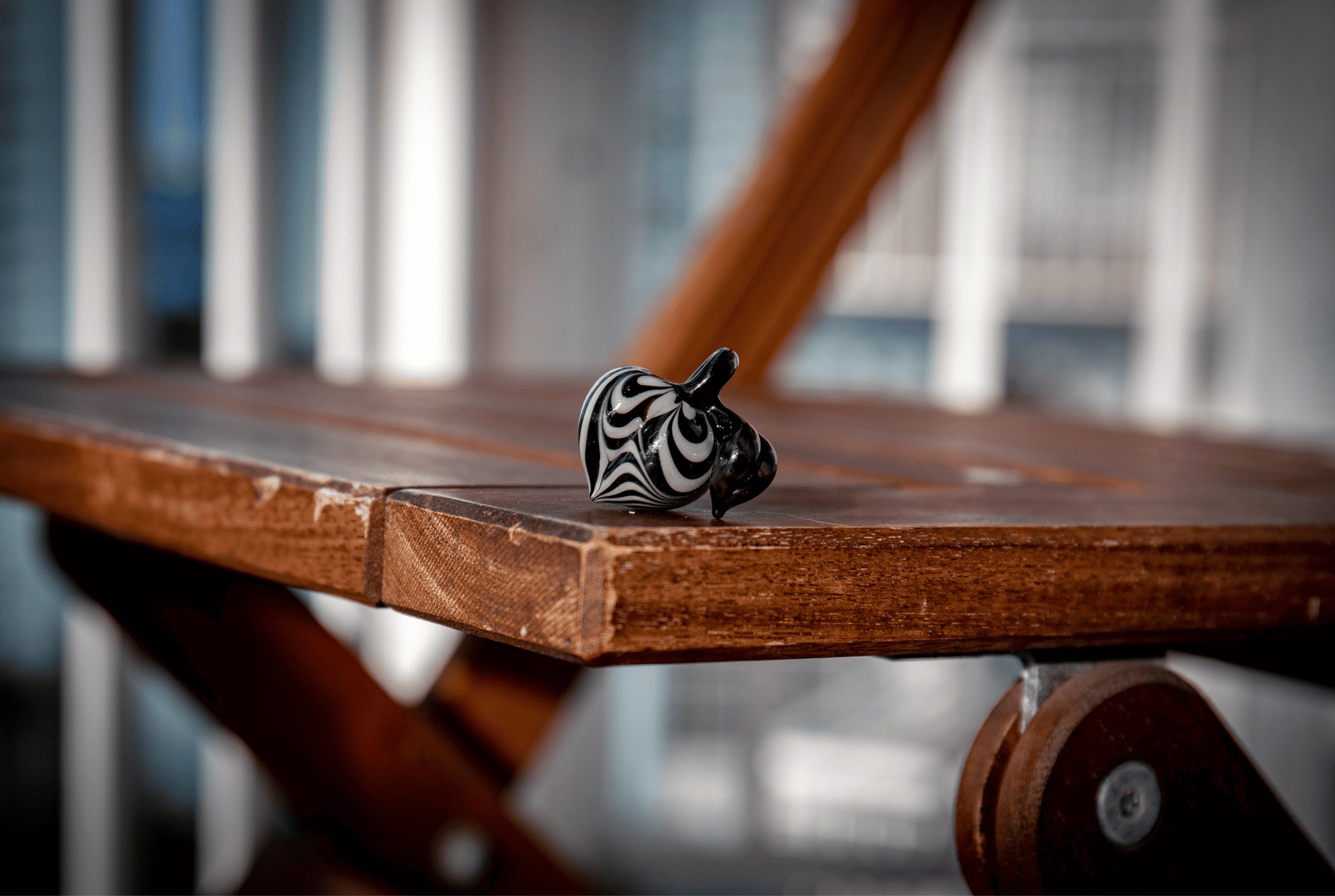 artisan-crafted design of the Large Mushroom Rig by Glasshole (2023)